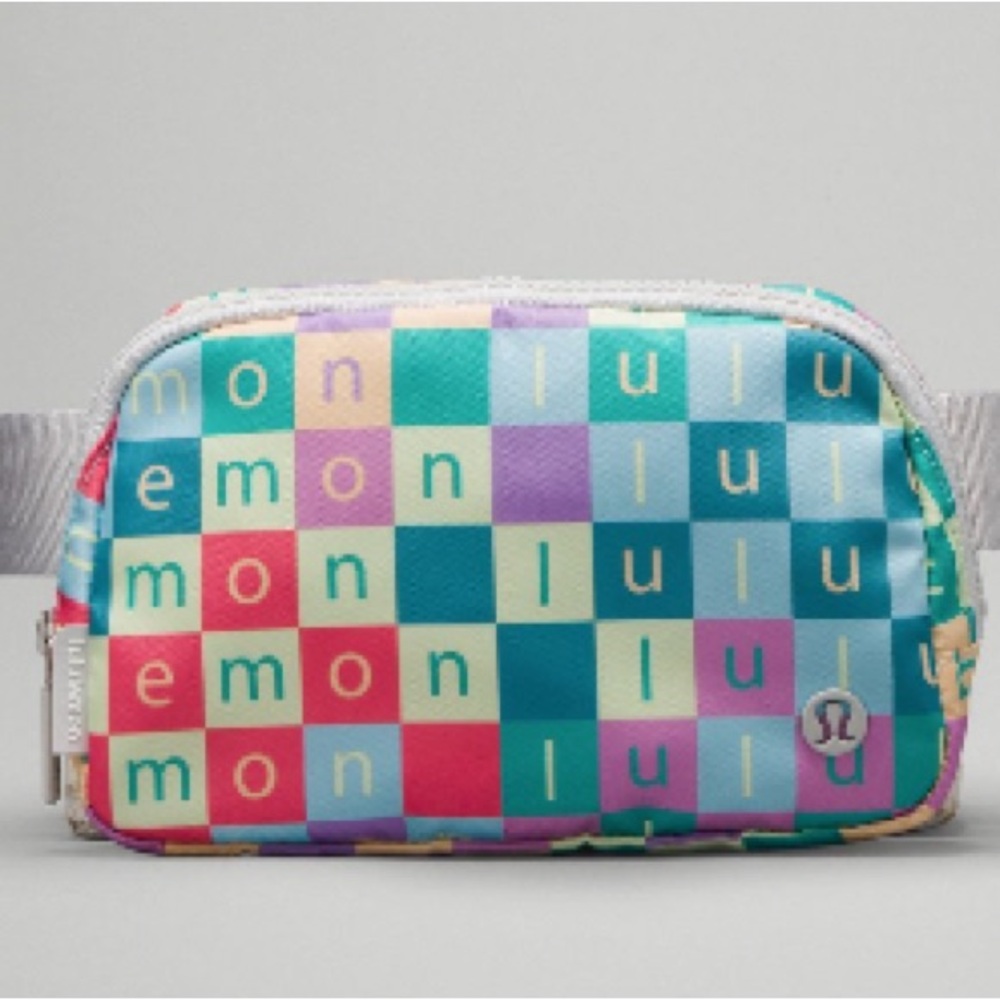 Lululemon - Everywhere Belt Bag, Checkered Mini